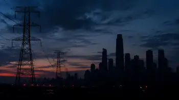 أبراج كهرباء أو مدينة وقت انقطاع التيار